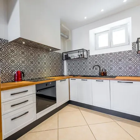 ヴィラ リザ ツァヴタット