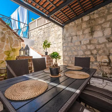 Lizza Villa Cavtat